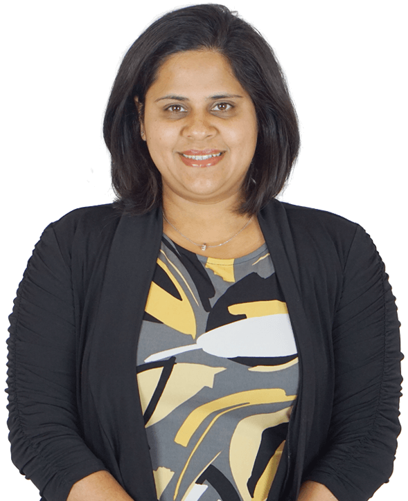 e-GMAT's Top Instructor Payal Tandon Front Facing Photograph